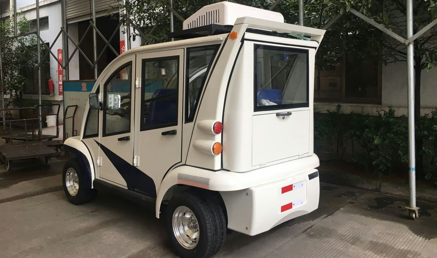 考拉封闭4座顶置空调巡逻车